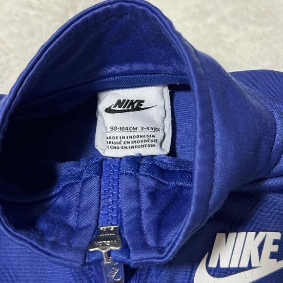 NIKE TODDLER BOYS LOGO TAPING, FULL ZIP JACKET AND PANTS 2 PIECE SET. - Picture 4 of 5